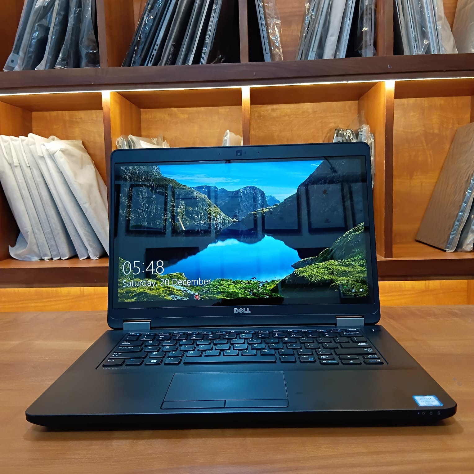 Dell Latitude E5470 Laptop - Intel Core i5 6th Gen | 8GB RAM | 256GB NVMe SSD | 14" Touch Display | Refurbished