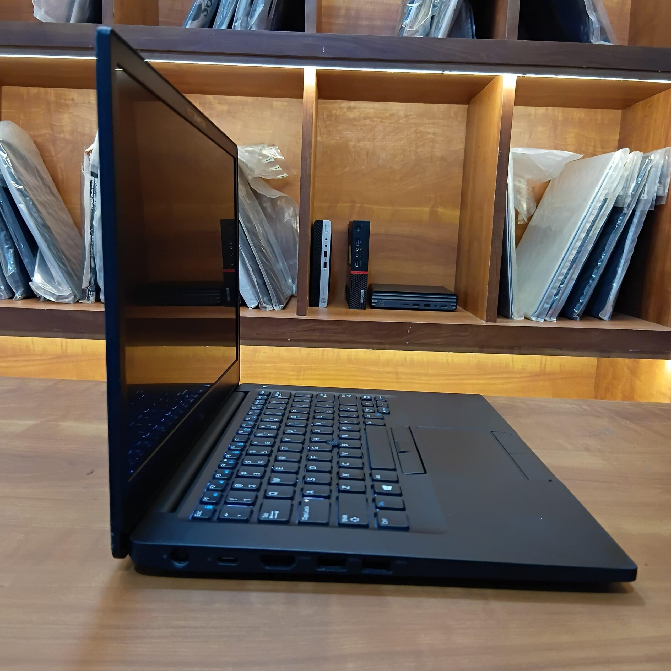 Dell Latitude 7490 Laptop, Intel Core i5 8th Gen, 8GB RAM, 256GB SSD, 14" FHD, Windows 10 Pro, Refurbished - Image 3